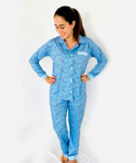 Pijama para mujer Conjunto Celeste de Flores con Botones